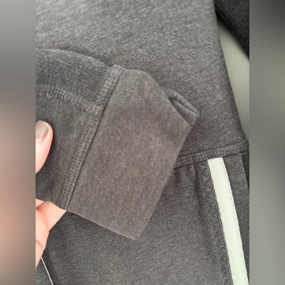 Lululemon Ying To My Yang Cardigan Grey Jacket (not black as seen in stock photo - Picture 4 of 7